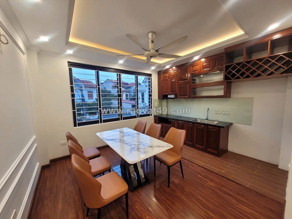Chỉ 9 tỷ 800 triệu, nhà việt hưnng 50m, ô tô gần , hai thoáng.