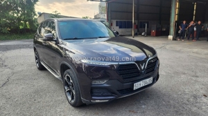 Chính chủ cần bán xe vinfast lux sa 2.0 base vin 2019