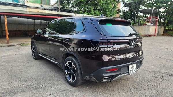 Chính chủ cần bán xe vinfast lux sa 2.0 base vin 2019