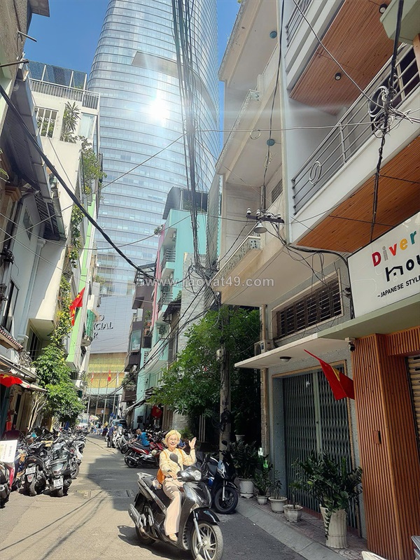 Chính chủ chưa qua đầu tư - bán nhà 5 tầng view tòa nhà bitexco quận 1 - xe hỏi