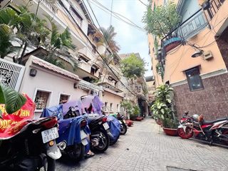 Chính chủ xưa bán nhà 2 tầng cũ- mặt tiền hxh đ.cô giang, quận 1- ngang lớn