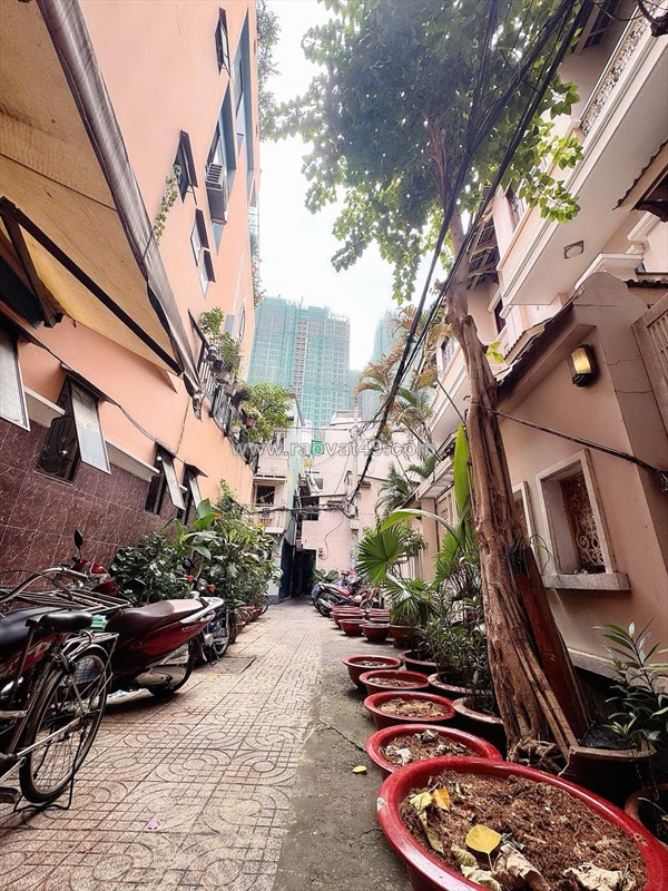 Chính chủ xưa bán nhà 2 tầng cũ- mặt tiền hxh đ.cô giang, quận 1- ngang lớn