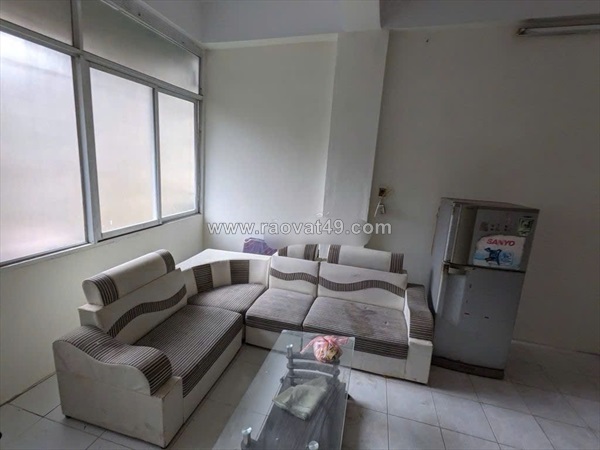 Cho thuê căn hộ tập thể tầng 3 số 809 giải phóng,  70m2, 2 phòng ngủ, 6 triệu