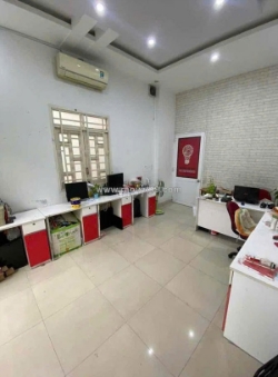 Cho thuê mặt bằng làm văn phòng, mở lớp học, mở shop ở quận 4
