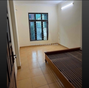 Cho thuê nhà làm chdv ngõ lĩnh nam, 35m x 4 tầng, 5pn, 4 wc, giá 10 triệu vào