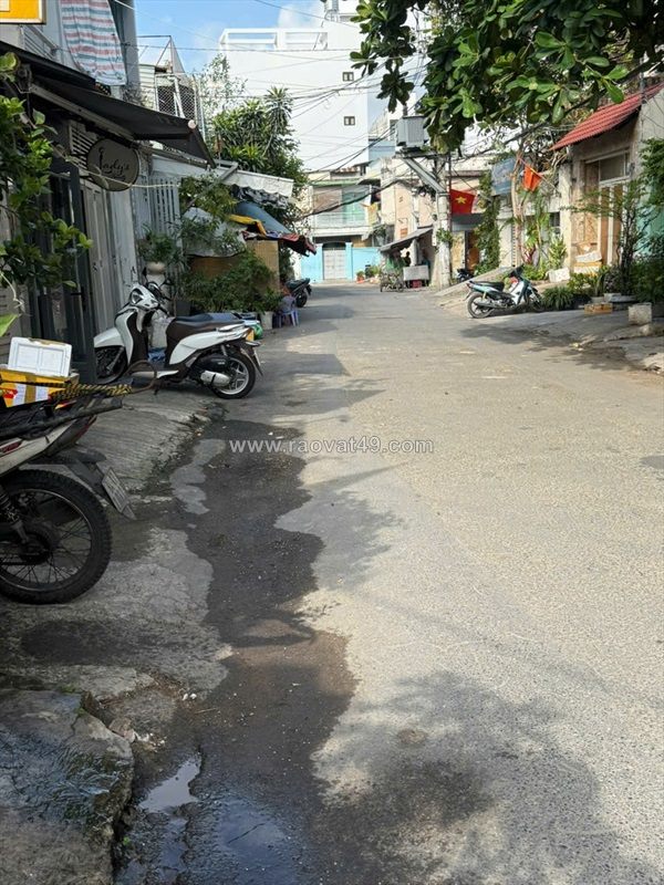 Cho thuê nhà nguyên căn tam bình