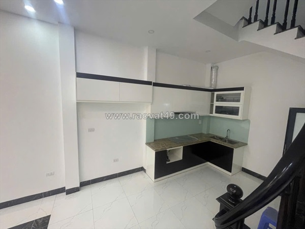 Cho thuê nhà ở ngõ 5 đông thiên, ô tô đỗ cửa 5 tầng x 39m2 x 3 ngủ 13 triệu