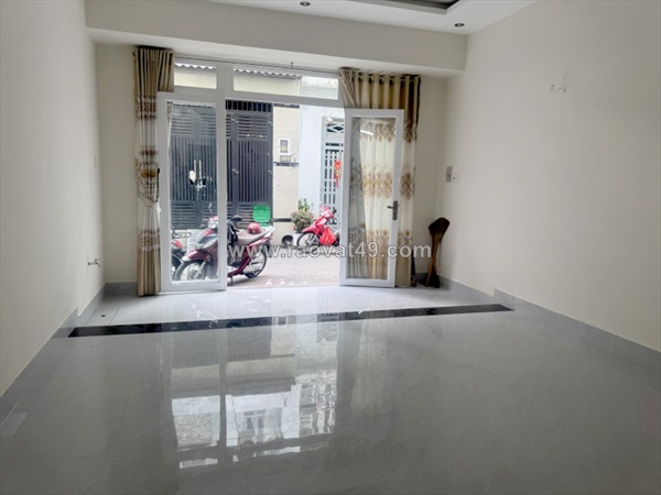 Chủ gấp bán nhà hiệp bình phước 54m2 ngang 4.5m sổ vuông a4 hoàn công 6.7 tỷ