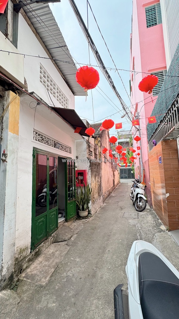 Chủ muốn để lại căn nhà  ngay tttp khu bàn cờ hẻm thông đường mạc đỉnh chi
