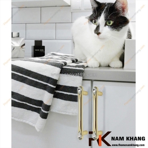 Có nên sử dụng tay nắm tủ pha lê trong thiết kế nội thất