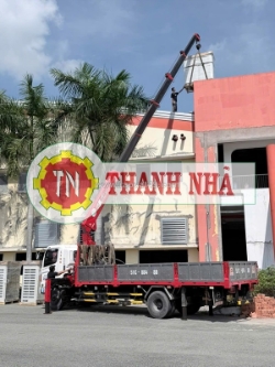 Dịch vụ cho thuê xe cẩu hỗ trợ vận chuyển và lắp đặt thiết bị tại bình phước
