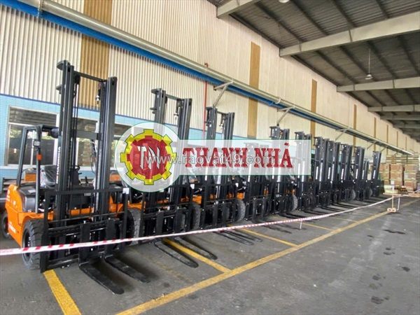 Dịch vụ cho thuê xe cẩu hỗ trợ vận chuyển và lắp đặt thiết bị tại bình phước
