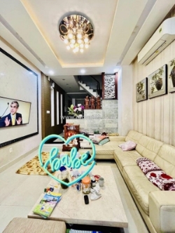 Định cư bán nhà đẹp 4 tầng hẻm xe hơi nguyễn tri phương, 42m2, chỉ 8 tỷ tl