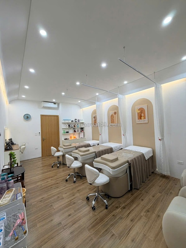 Do công việc cá nhân quá bận rộn, không có thời gian trực tiếp quản lý và chăm