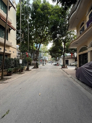 Duy nhất 1 mảnh !!! nhà  khu 9 phúc đồng 40m x 5m giá đầu tư !