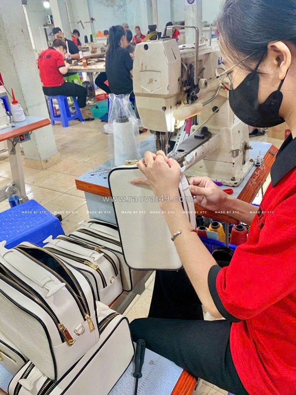Gia công quà tặng sự kiện bằng đồ da – đồ da trường chinh xtc