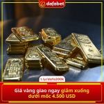 Giá vàng giao ngay đã giảm xuống dưới ngưỡng 4.500 usd/ounce