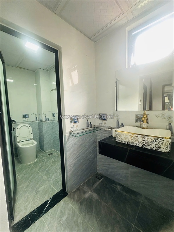 Giảm chào! bán nhà ngô quyền, 50m2, 4 tầng, mặt tiền 4m, .5 tỷ, kinh doanh