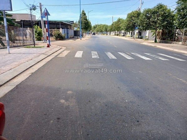 Hạ giá 10ty chính chủ bán gấp 7500m2 có sẵn thổ cư và sẵn nhà xưởng mặt tiền lê