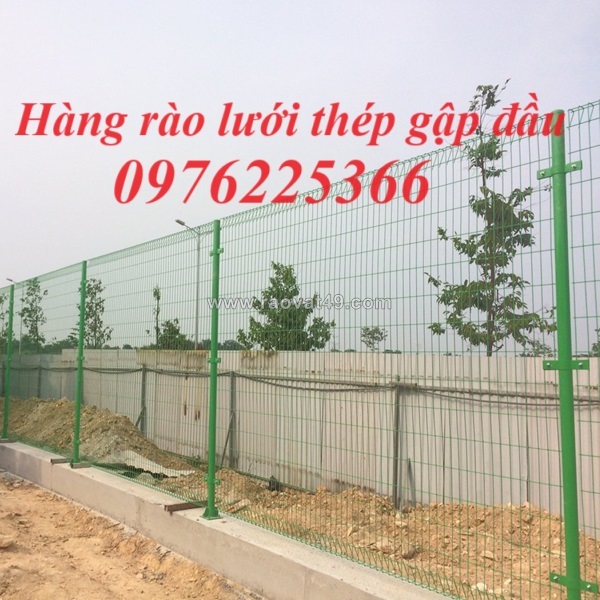 Hàng rào lưới thép hàn gập 2 đầu tam giác