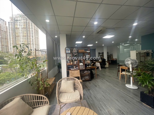 Hiện bên e có mặt bằng cho thuê tại tòa nhà
