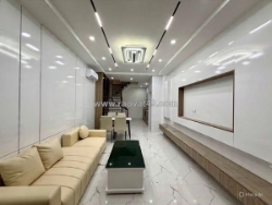 Hoàng hoa thám 36m x5 tầng 10,9 tỷ nhà mới,gần phố,gần hồ tây