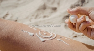 Hướng dẫn bôi kem chống nắng đúng cách giúp bảo vệ da toàn diện khỏi tia uv