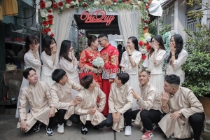 Hỷ phục bưng quả ngoại cỡ đẹp đều nổi bật đội hình