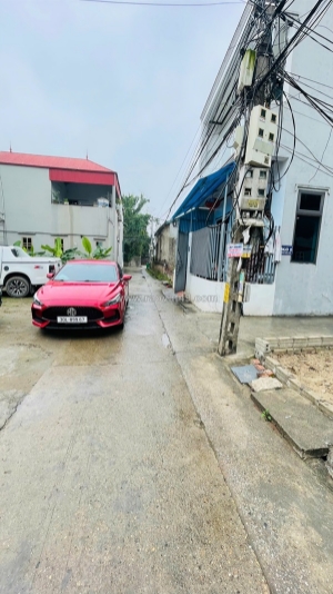 Lô góc 95m - hoa hậu chân dài hồng vân - đường 5m thông các ngả - cách đường