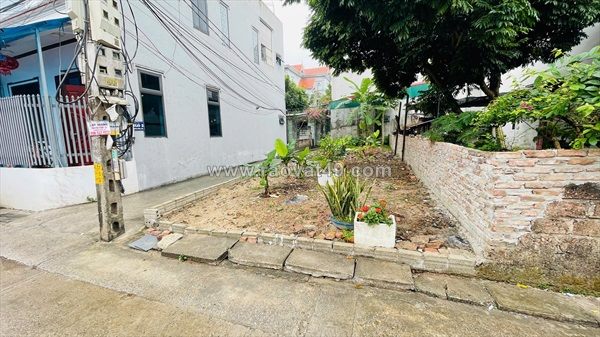 Lô góc 95m - hoa hậu chân dài hồng vân - đường 5m thông các ngả - cách đường