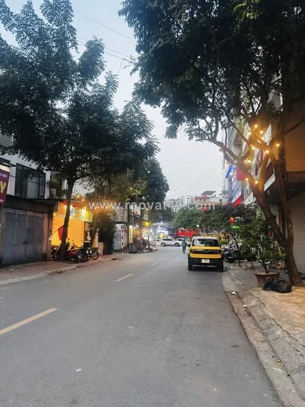 Mặt phố hồng tiến 100m2, mt 6m, 6 tầng thang máy, dòng tiền 90tr/tháng - 60 tỷ