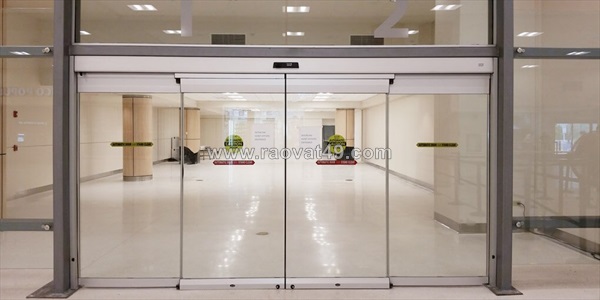 Một cánh cửa nhưng có thể thay đổi cả phong cách kiến trúc