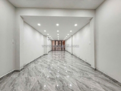 Mt xo viết nghe tinh ngang 3,6m x 13m dài,sử dụng thêm vỉa hè 15m2