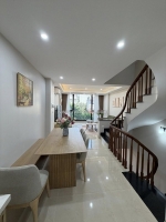 Nhà 5 pn sân vườn tt việt hưng 70m2, ngõ thông, ô tô cạnh nhà - nhỉnh 12 tỷ