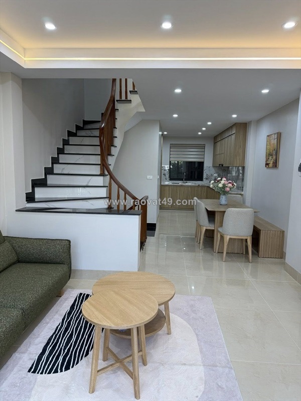 Nhà 5 pn sân vườn tt việt hưng 70m2, ngõ thông, ô tô cạnh nhà - nhỉnh 12 tỷ