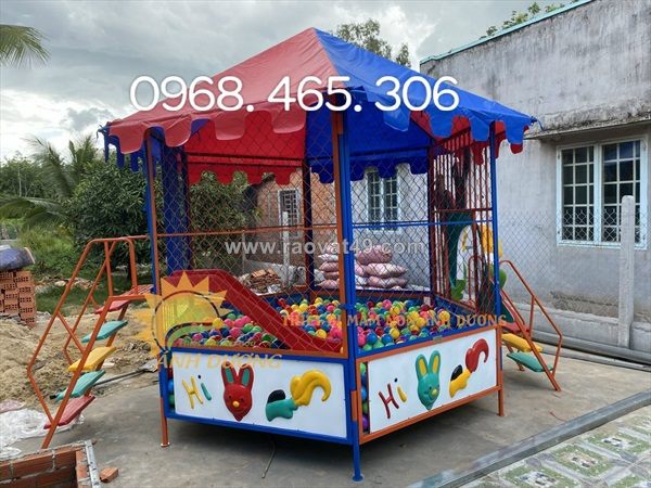 Nhà banh sắt mái nhựa composite chuyên dụng ngoài trời