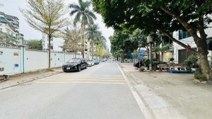 Nhà đẹp lâm hạ, lô góc, mặt tiền 17m , ôtô tránh, gần bệnh viện tâm anh