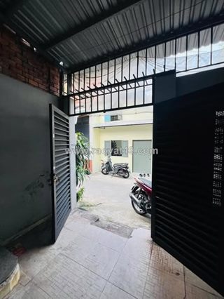 Nhà đường phạm văn bạch phường 15 quận tân bình cũ.