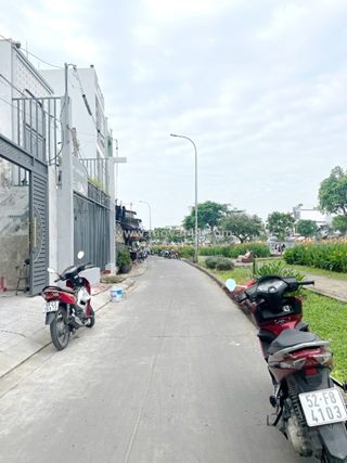 Nhà góc cấp 4 mặt tiền ụ cây p10 q8, giá 5 tỷ