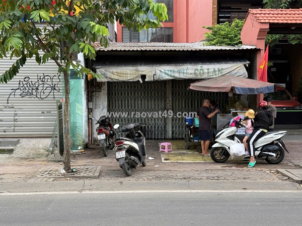 Nhà mặt tiền – chính chủ cần bán nhà 659, đường trần xuân soạn, phường tân