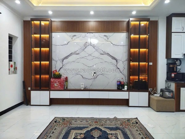 Nhà mới 5 tầng bát khối-long biên  40m2 x  8.5 tỷ. ô tô đỗ cửa-full nội thất.