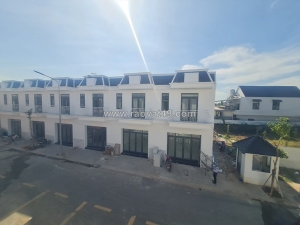 Nhà phố đối diện kcn rạch bắp – giá chỉ từ 2,5 tỷ  khai thác dòng tiền ngay