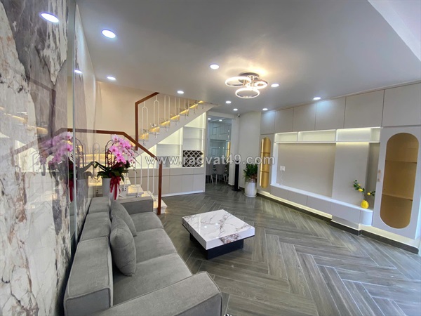 Nhà vừa ở vừa kinh doanh, hơn 5 tỷ, cạnh phú mỹ hưng, 2 tầng