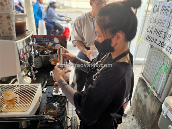 Nhân viên bán cà phê take away quận 5