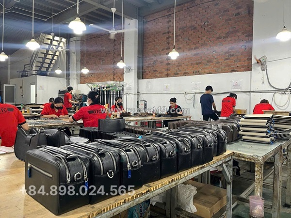 Nhập sỉ đồ da trực tiếp từ xưởng – giúp bạn bán dễ, giữ lợi nhuận