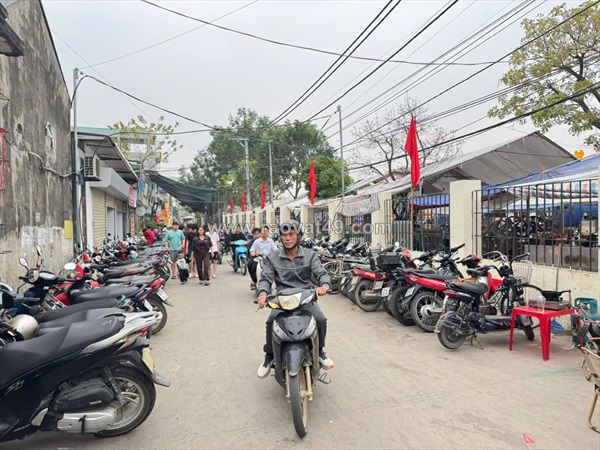 Nhỉnh 3 tỷ tìm đâu ra 60m đất chi đông - 3 mặt thoáng, mà lại gần kcn, gần chợ