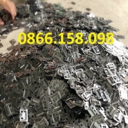 Pát inox giữ tấm nhựa ốp tường giá tại xưởng