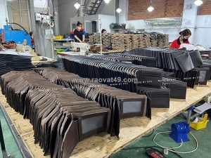 Quà tặng doanh nghiệp bằng đồ da – giải pháp giữ chân khách hàng hiệu quả