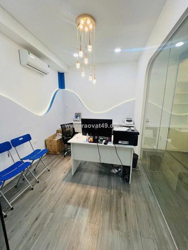 Sang nhương mặt bằng có đầy đủ pccc trang thiet bị quận 10