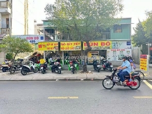 Sang quán bún bò có sẵn vật dụng vào kd ngay tại hóc môn